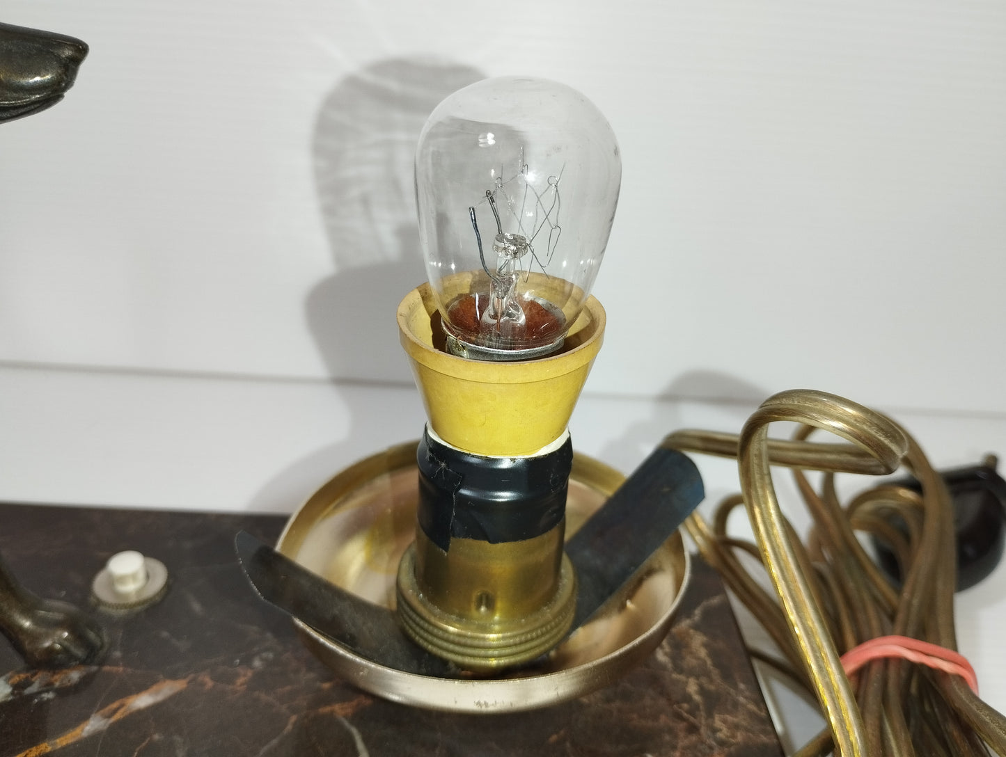 Antica Lampada Teddy Art Déco
In marmo ,bronzo,vetro