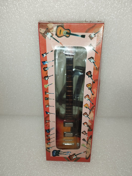 Angusionk.SG Guitar Model
Made of wood with plastic parts