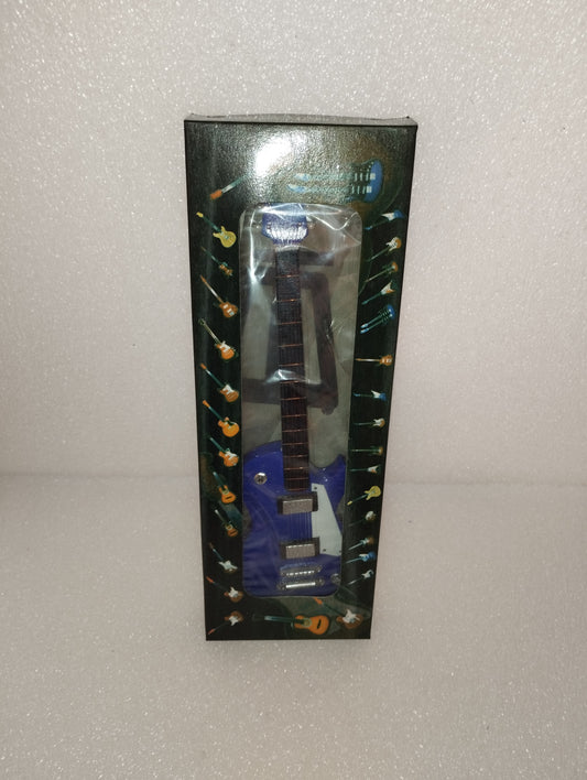 LesPaul Guitar Model
Made of wood with plastic parts