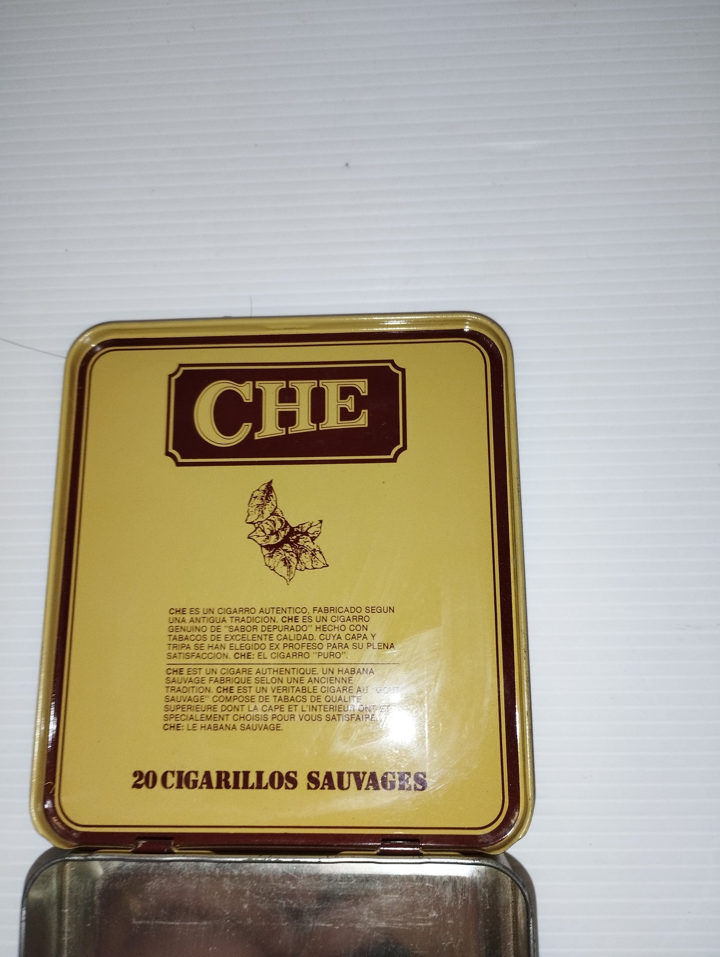 Che 20 Cigarillos Sauvage In Latta
Solo Scatola