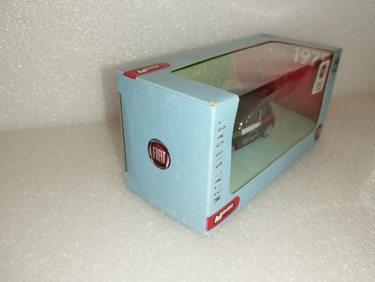 Modellino Fiat 500 Anniversario 1957/2007
Prodotto da Mondo Motors
Scala 1:43