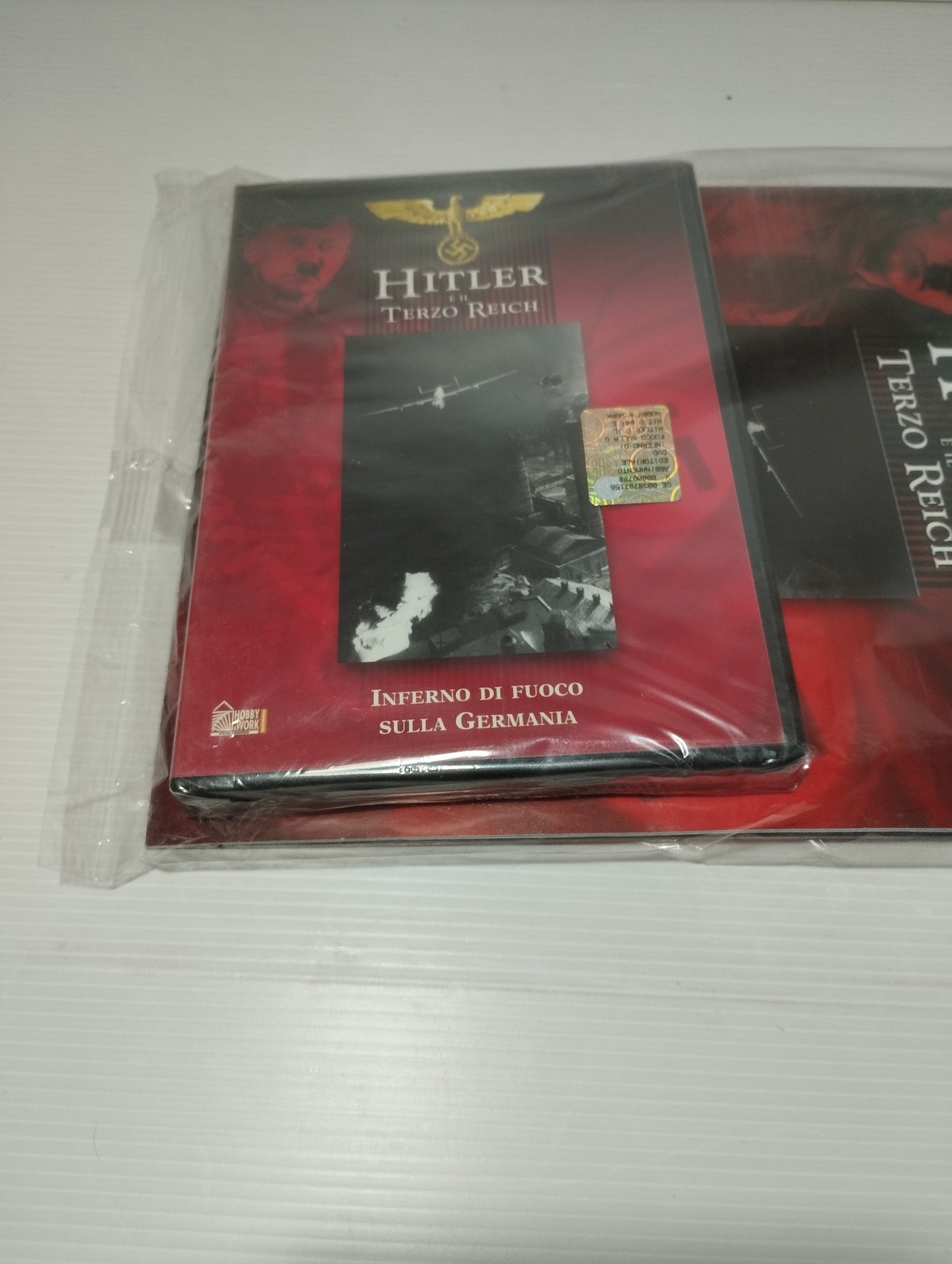 Hitler and the Third Reich N.41 DVD + Booklet
Title: Hellfire over Germany