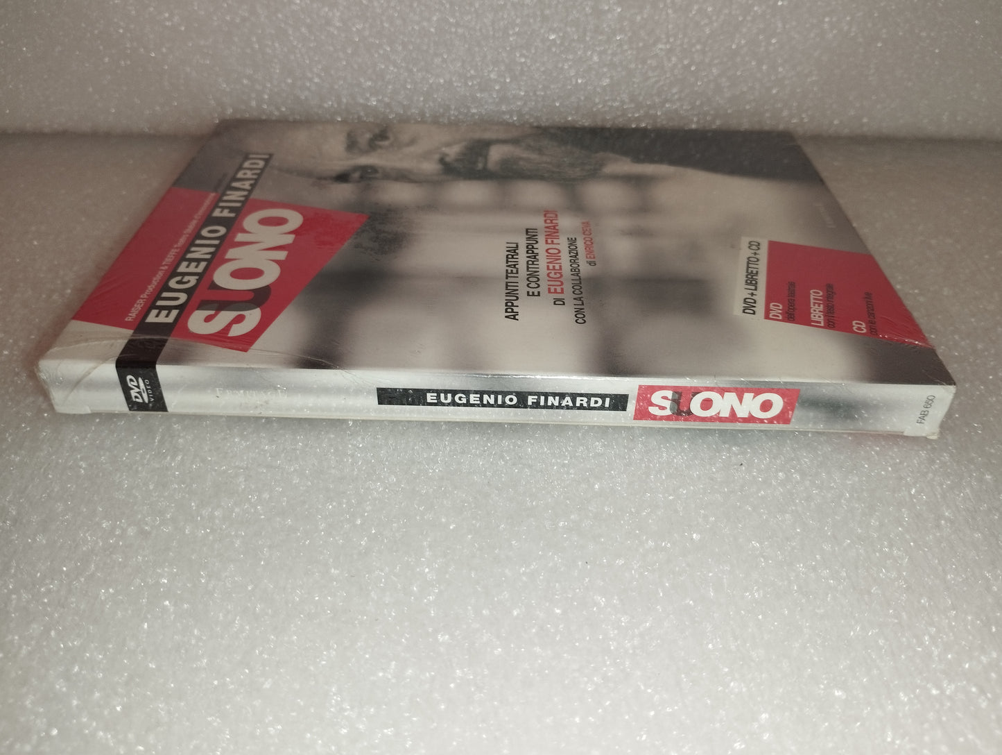 Eugenio Finardi Suono box set
Published in 2008 by Ermitage
Contains DVD+BOOK+CD