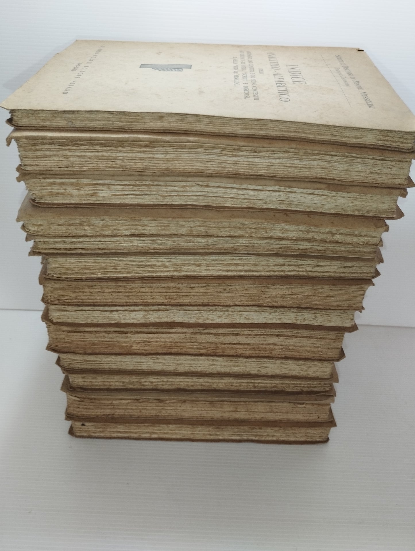 Scritti E Discorsi D Benito Mussolini 13 Volumi
Edito negli Anni 30 da Ulrico Hoepli Editore Milano