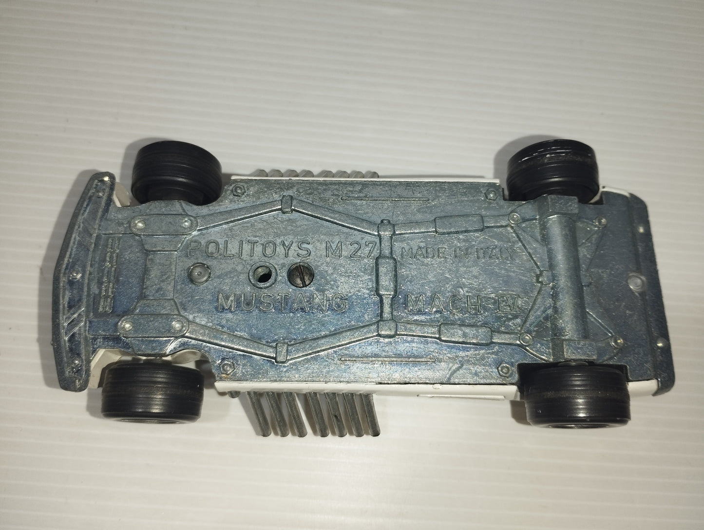 Modellino Mustang Mach IV
Prodotta negli anni 70 da Politoys cod.M27
Scala 1:32