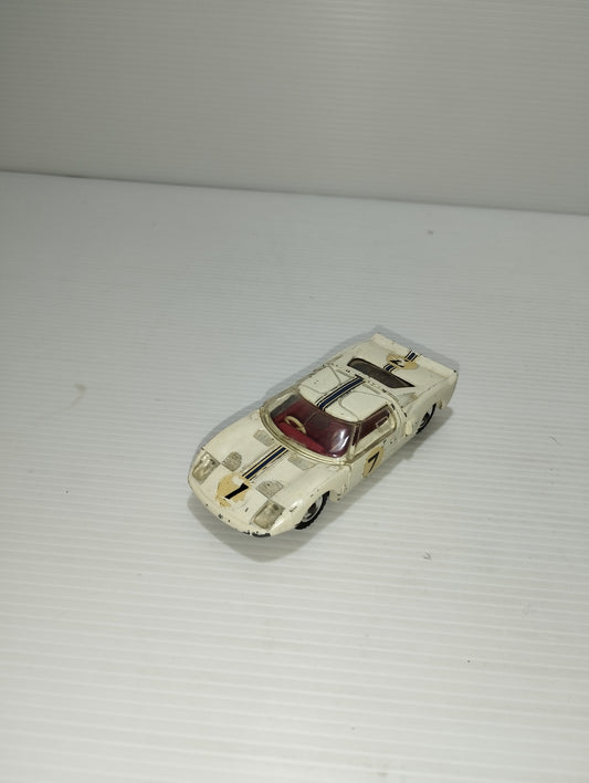 Modellino Ford GT
Prodotta da Dinky Toys
Scala 1:43