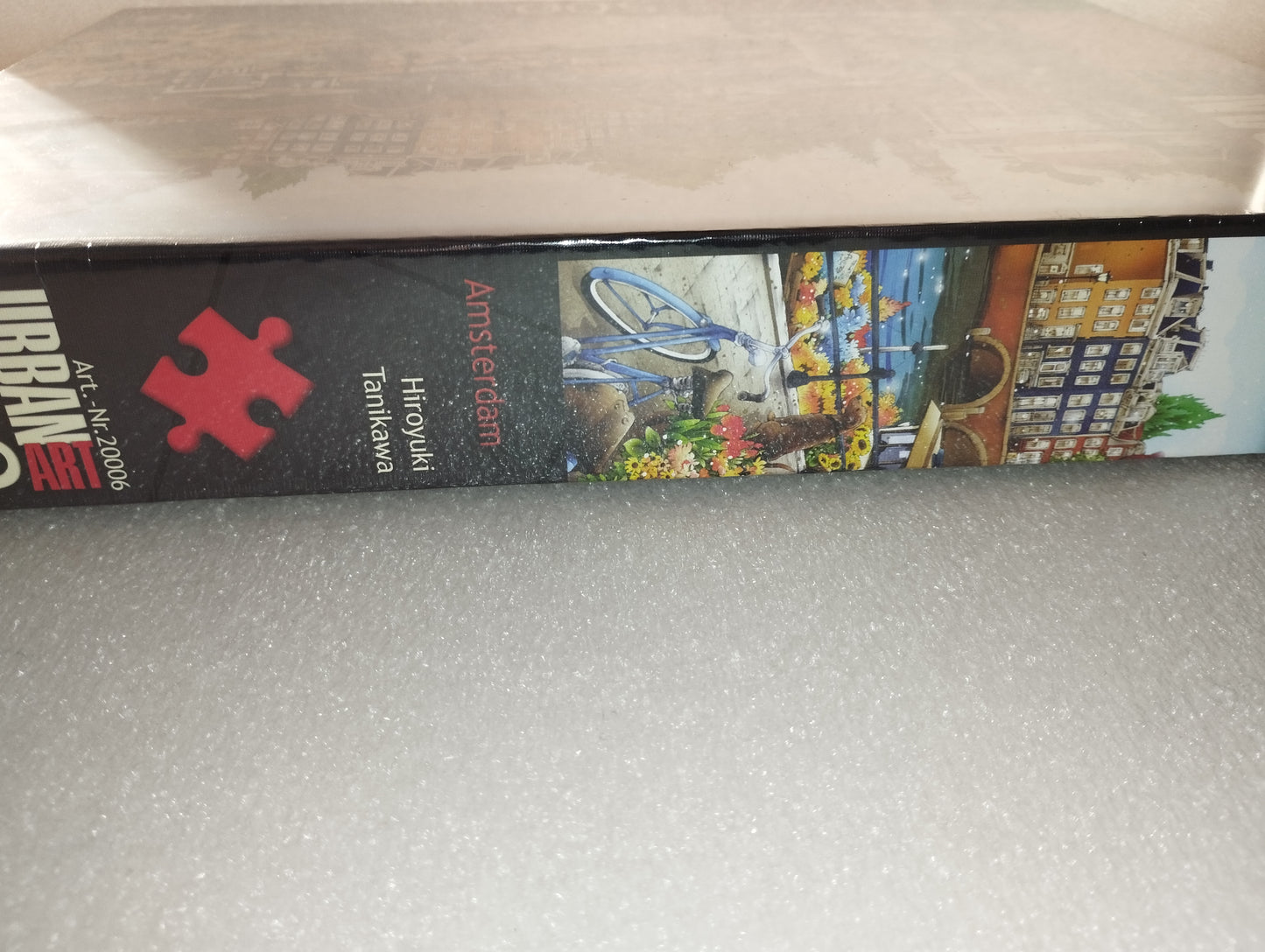 Puzzle Gallery Art Hiroyuki Tanikawa
Amsterdam
Prodotto da KS Games
Made in Turchia
500 Pezzi