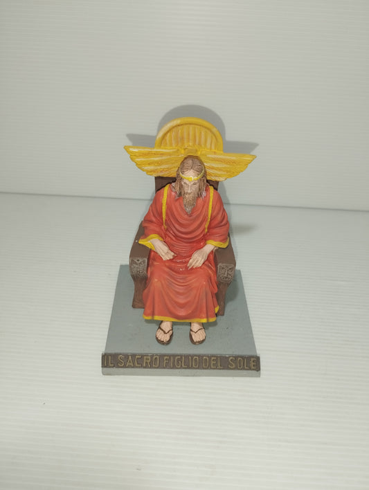 Statua Il Sacro Figlio Del Sole In Resina
Altezza cm 12 circa