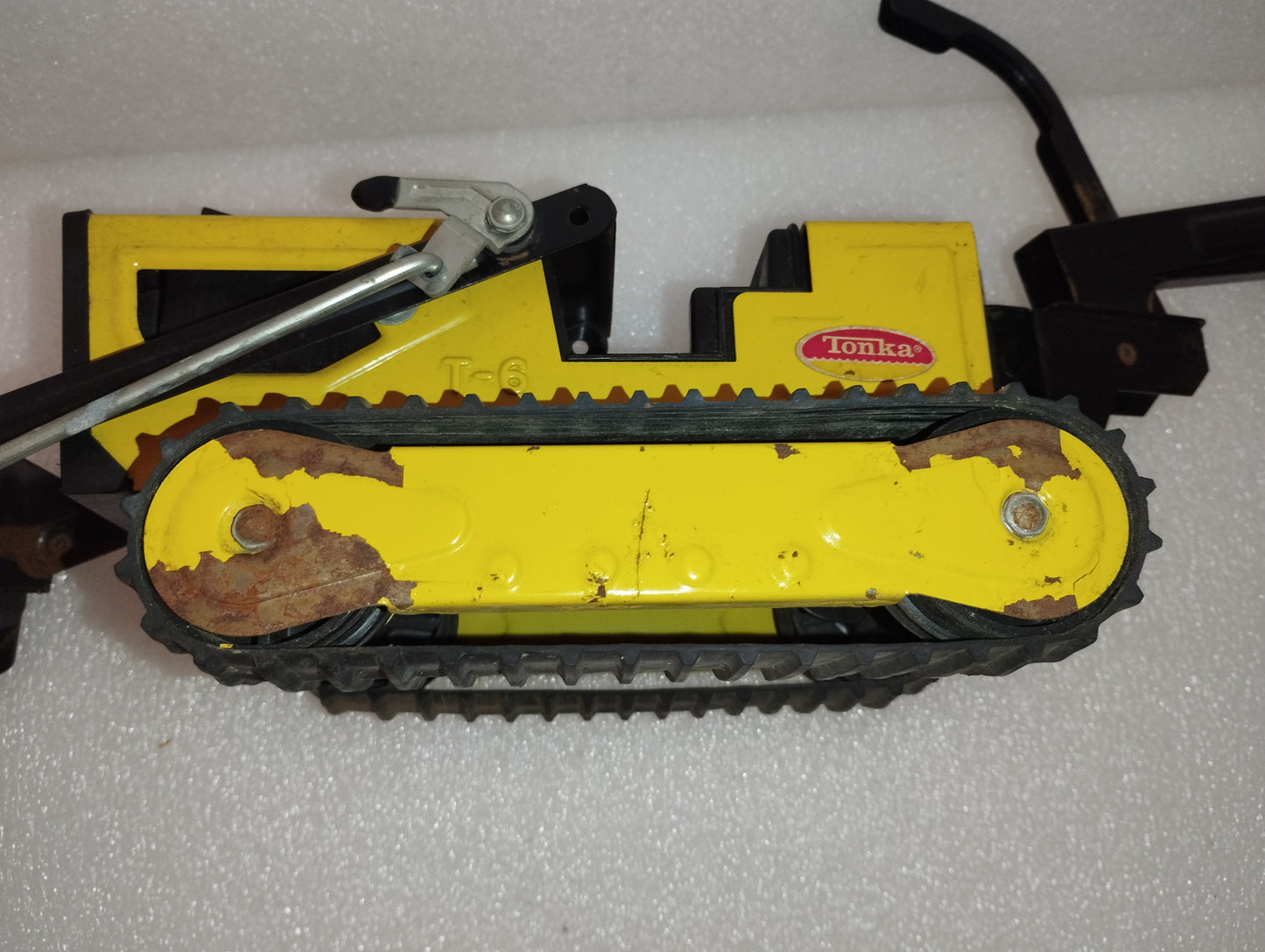 Modello Escavatore Tonka T-6
In Metallo
Anni 70
Lunghezza modello cm 46 ( con benne chiuse)
