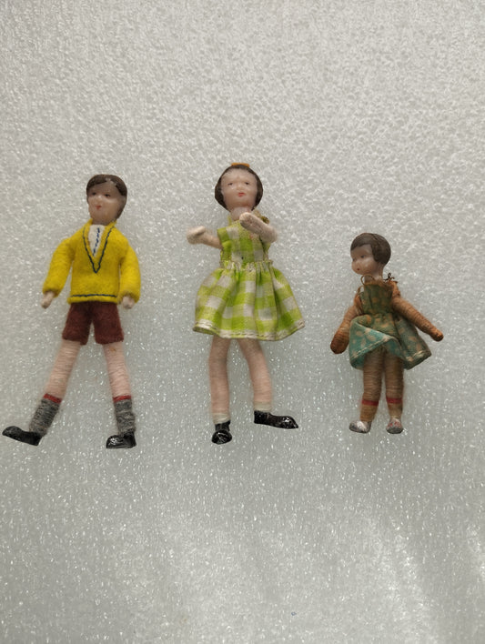 Bambole In Miniatura per Casa delle Bambole in Metallo/Plastica/Tessuto
D'epoca