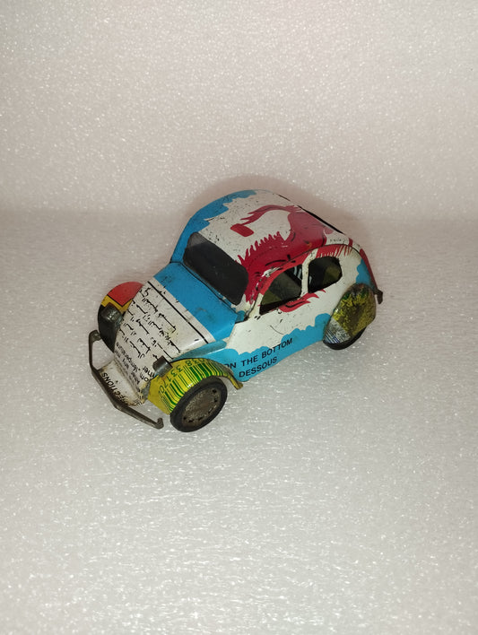 Modello statico di Autovettura In Latta Riciclata
Lunghezza modello cm 12 circa