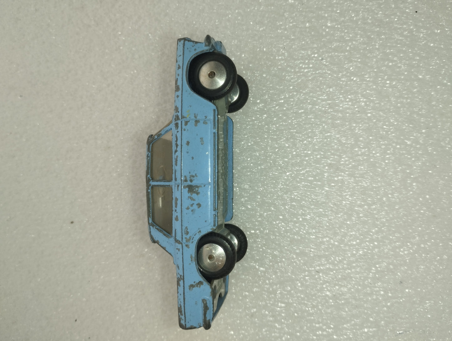 Fiat 1800
Prodotto da Corgi n.217
Scala 1:43