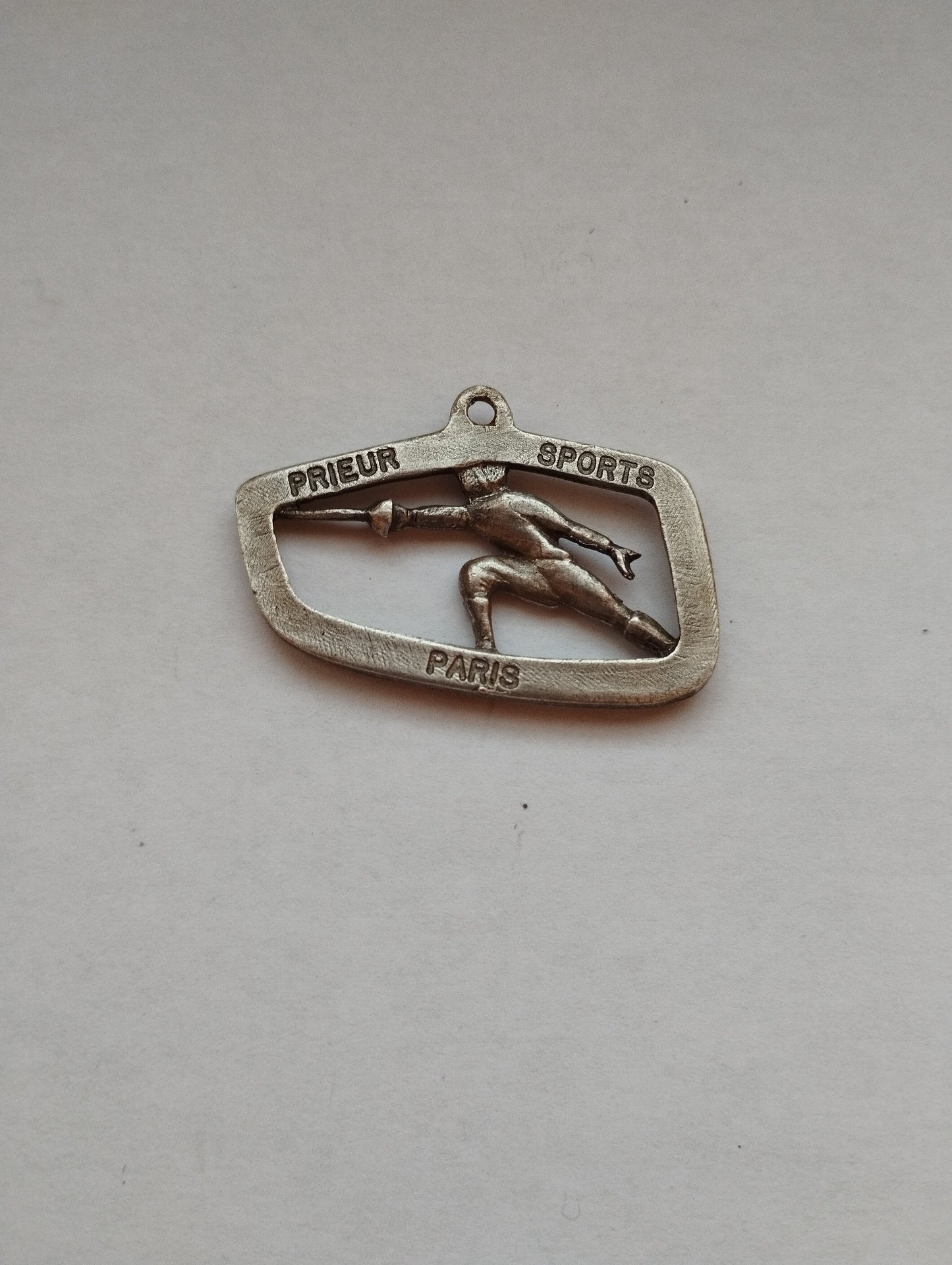 Ciondolo Scherma Prieur Sports Paris In Metallo Vintage