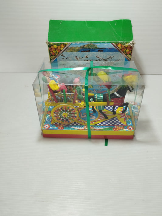 Souvenir Carretto Siciliano Vintage
Prodotto da FAR Fabbrica Articoli Siciliani