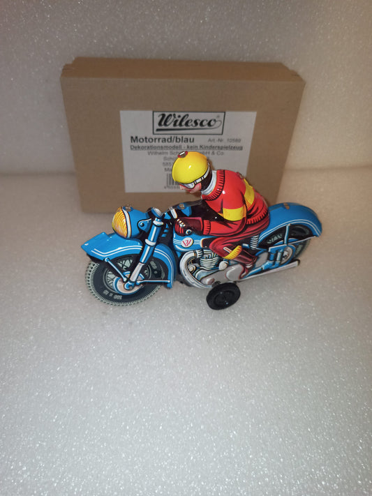 Motociclista In Latta A Frizione Wilesco
Vintage
Made in Western Germany
Lunghezza cm 16 circa