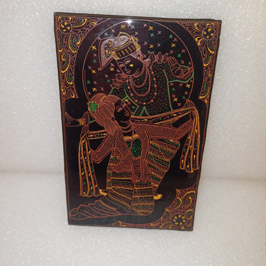 Placca Laccata Con Inciso Disegno Orientale
Vintage
Dimensioni placca 11 x 17,8 cm circa