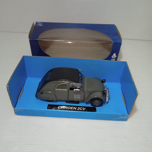 Citroen 2CV NewRay
Scala 1:32
