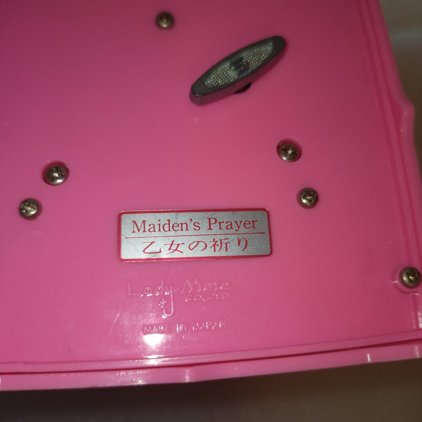 Carillon Lady-Mate
Made in Japan
In plastica con specchi.