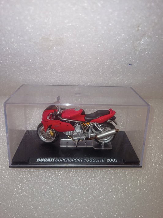 Ducati Supersport 1000 Ds HF 2003
Scala 1:24 teca con difetti