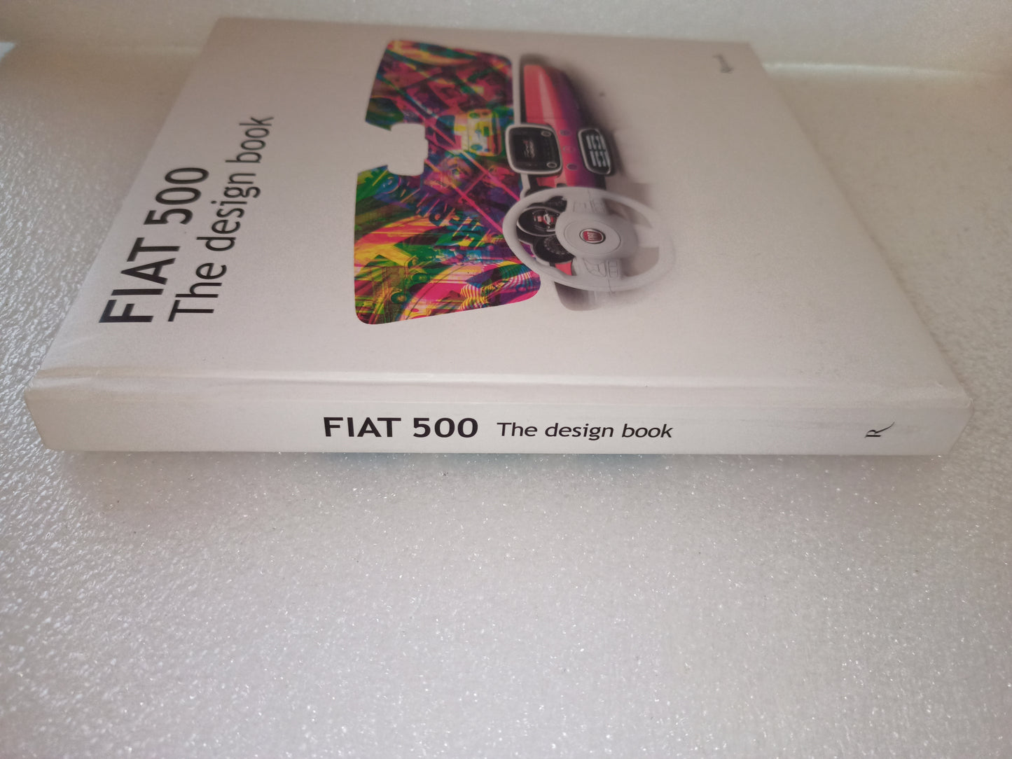 Fiat 500 The Design Book
Edito nel 2015 da Rizzoli