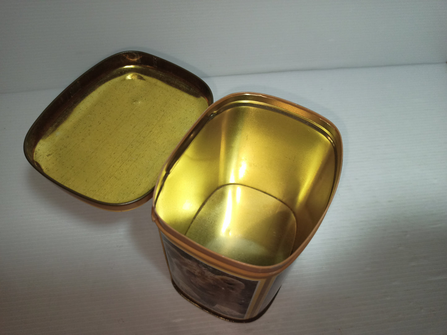 Scatola In Latta Vergani Vintage
Made in England