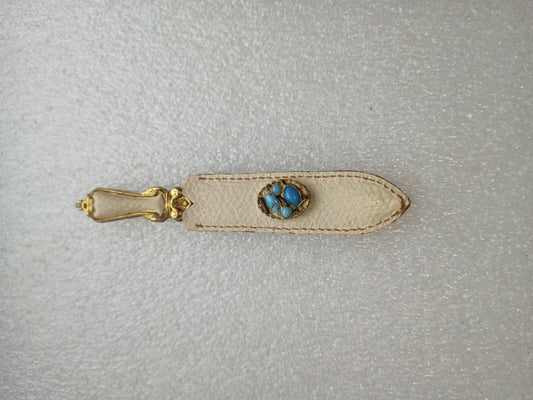 Segnalibro Vintage
In pelle ,metallo,pietre
Made in Italy