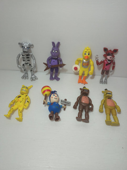 8 Personaggi Vari In Plastica