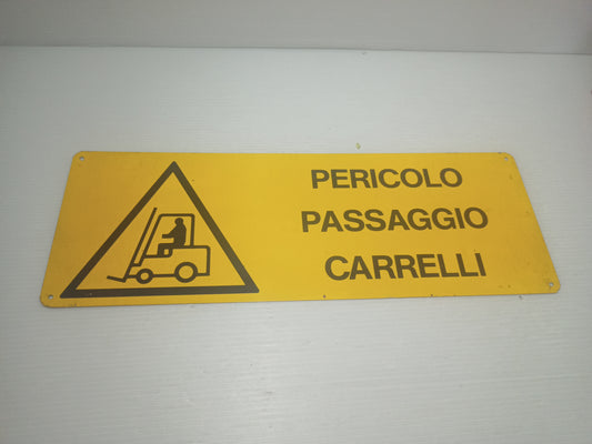Cartello Segnaletico Sicurezza In Metallo
Misure 34,5 x 12,5 cm
