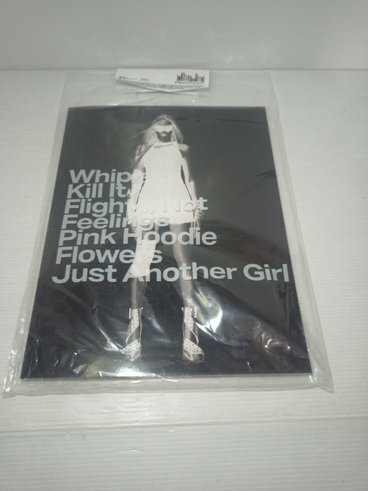 Aespa The 5th Mini Album Whiplash CD
Edito nel 2024
Genere: Electronic funk
Stile:Pop rap