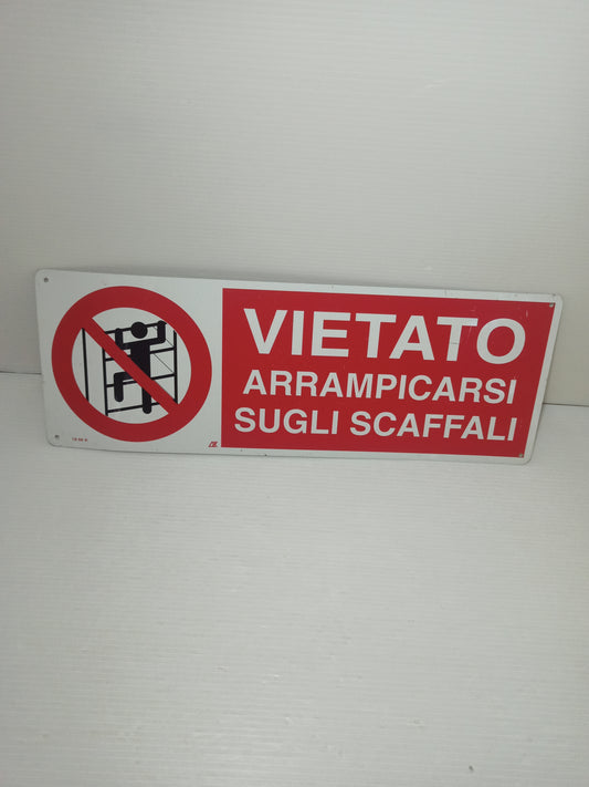 Cartello Segnaletico Sicurezza In Metallo
Misure 34,5 x 12,5 cm