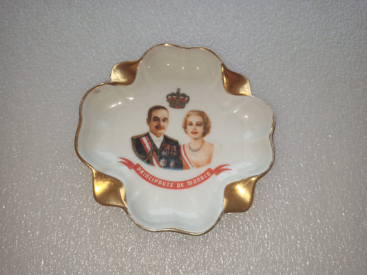 Posanere Limoges Principato Di Monaco anno 1956
In Ceramica