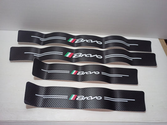 4 Adesivi Battitacco Fiat Bravo
Effetto carbonio