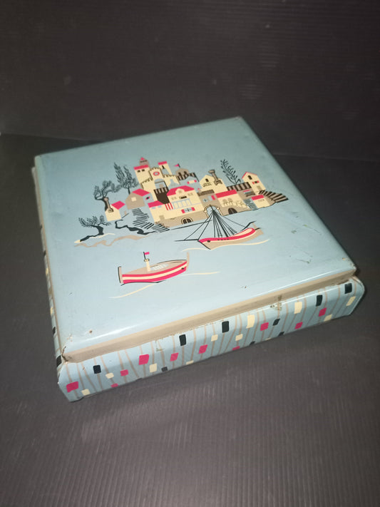 Antica scatola in latta