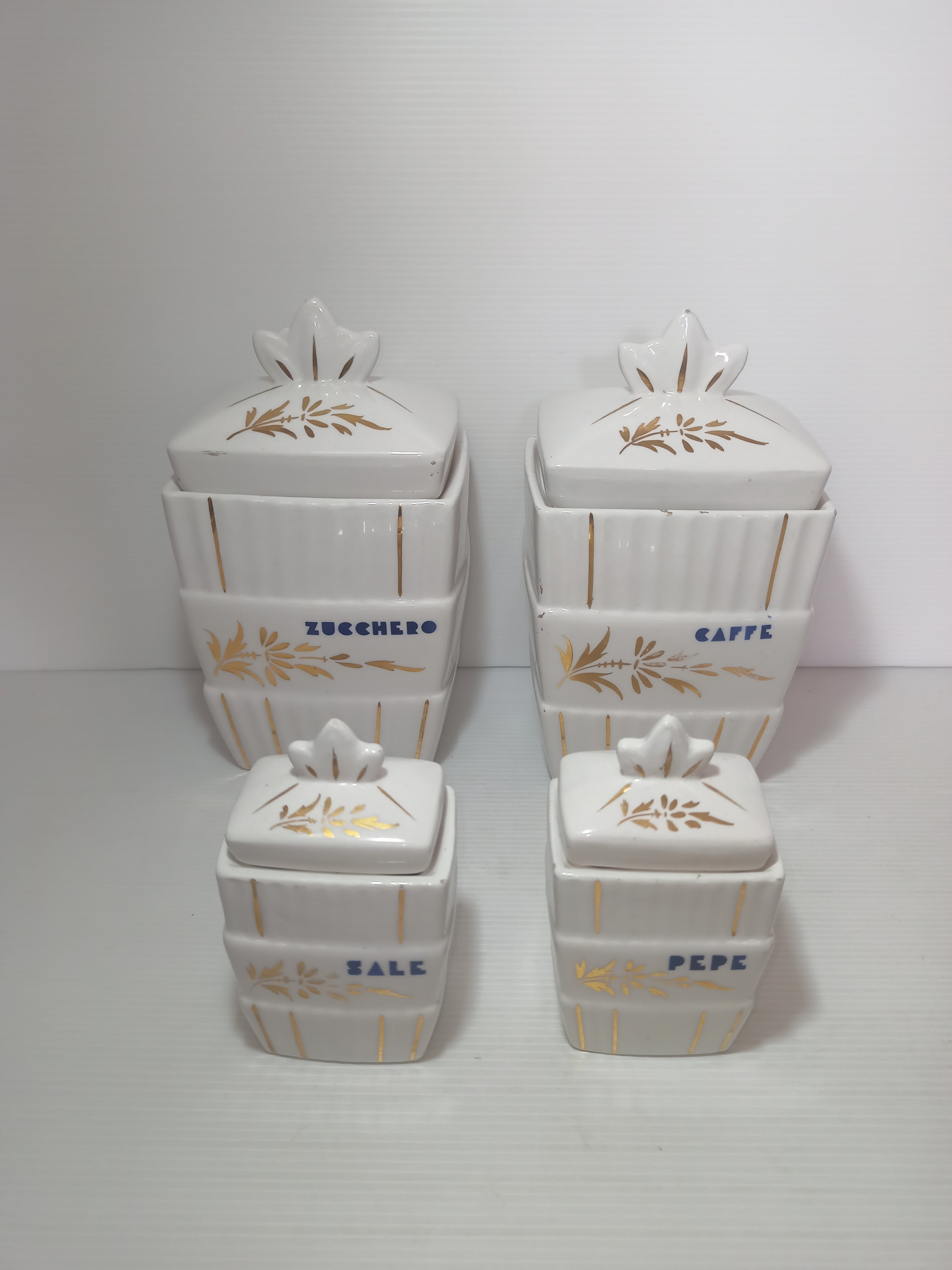 Barattoli Maison Vintage in Vetro 800 gr - Set 3 Pezzi per Sale, Zucchero, Caffè Barattoli Maison Vintage in Vetro 800 gr - Set 3 Pezzi per Sale, Zucchero, Caffè