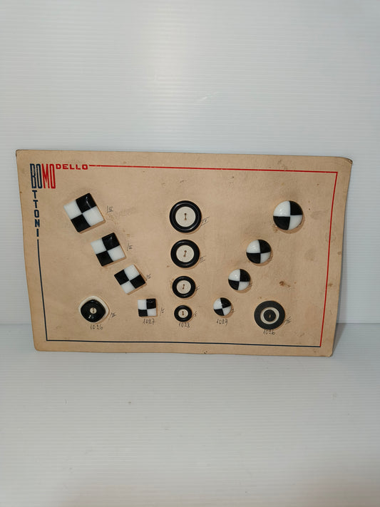 Cartella campionario bottoni in plastica Bomo, anni 60