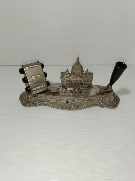 Souvenir Roma In Metallo Vintage
Lunghezza base 22 cm circa