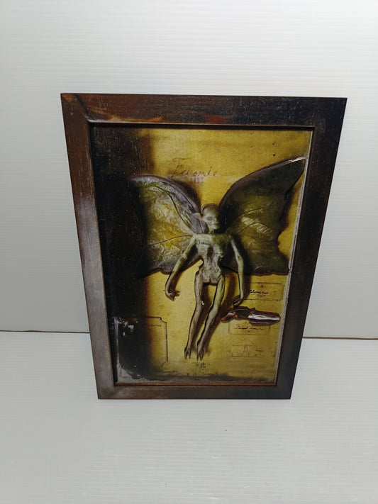 Dark Art Quadretto In Legno Effetto 3D
Misure 26 x 18 x 1 cm