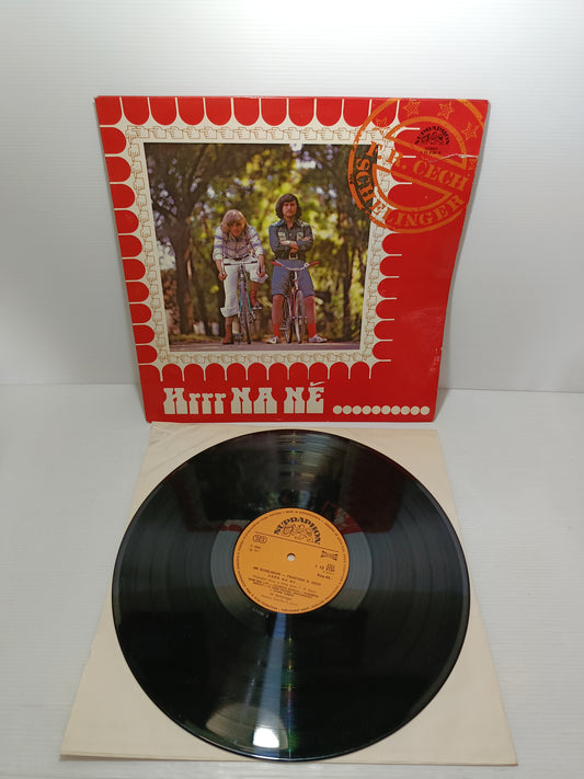 Hrrr Na Né J.Schelinger František Ringo Čech LP 33 Giri
Edito nel 1977 da Supraphon
