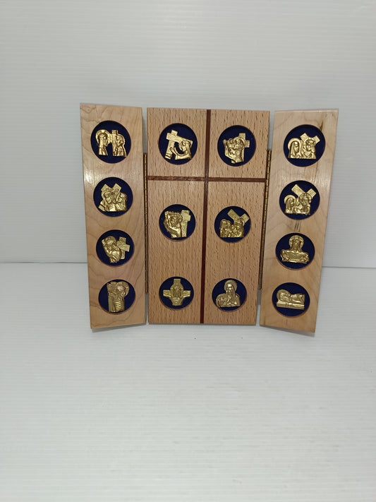 Trittico Via Crucis In Metallo Dorato E Legno