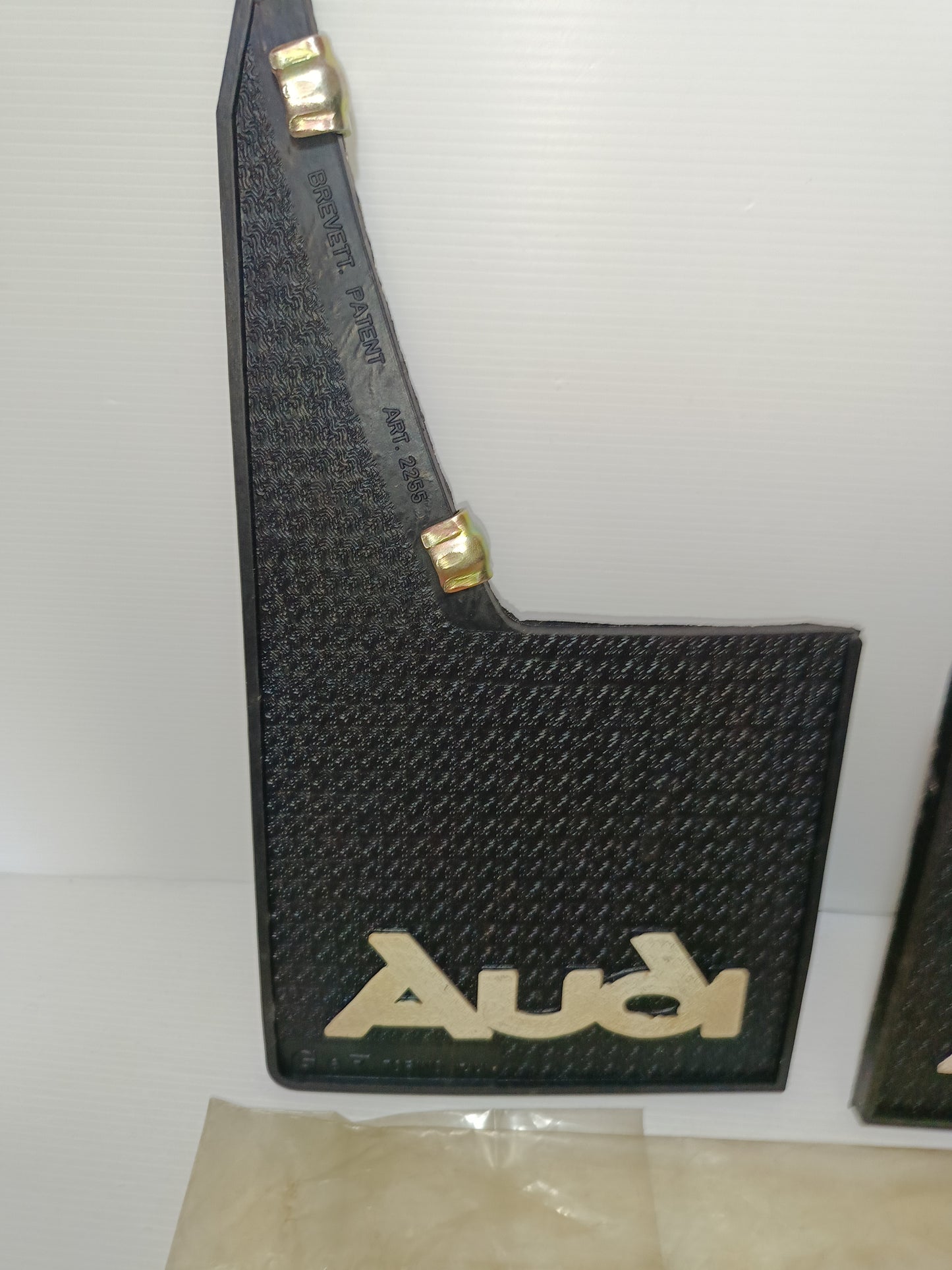 Audi 50 Paraspruzzi
Prodotti da Gev Torino art.2255
Originali dell'epoca
Produzione anni 70