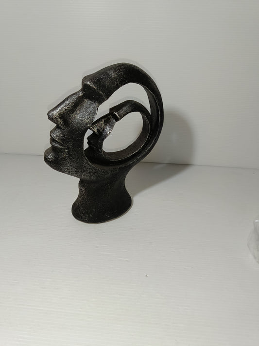 Scultura Testa In Resina
Altezza cm.22 circa