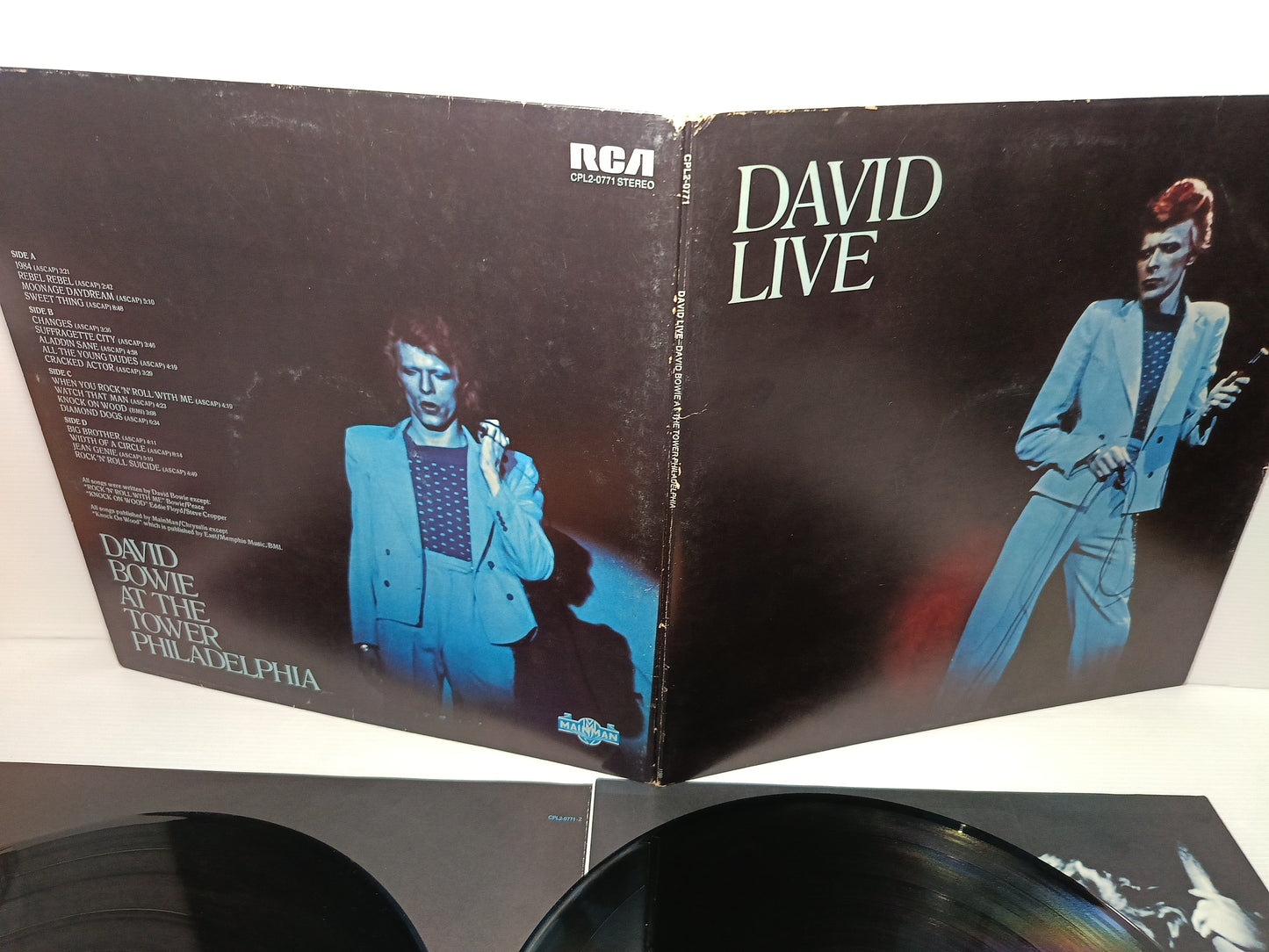 David Bowie At The Tower Philadelphia 2Lp 33 giri
Edito nel 1974 da RCA Cod .CPL2 -0771