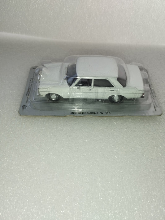 Modellino Mercedes Benz W115
scala 1:43