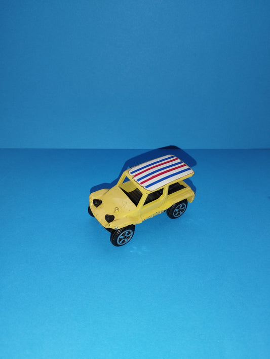 Modellino Buggy
Prodotto negli anni 70 da Politoys N. J28
Scala 1:43
Made in Italy