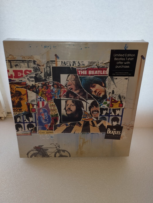 The Beatles Anthology Cofanetto
8 Laserdisc 12"