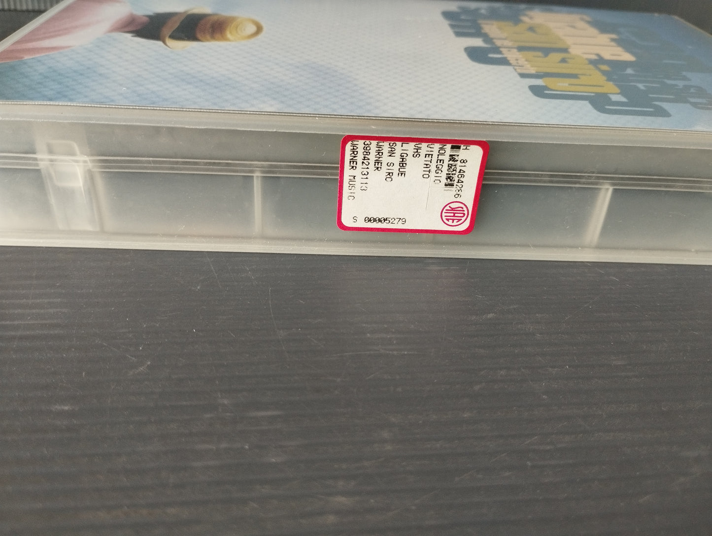 VHS Ligabue San Siro
Edita nel 1997 da Warner Music cod.3984 213113