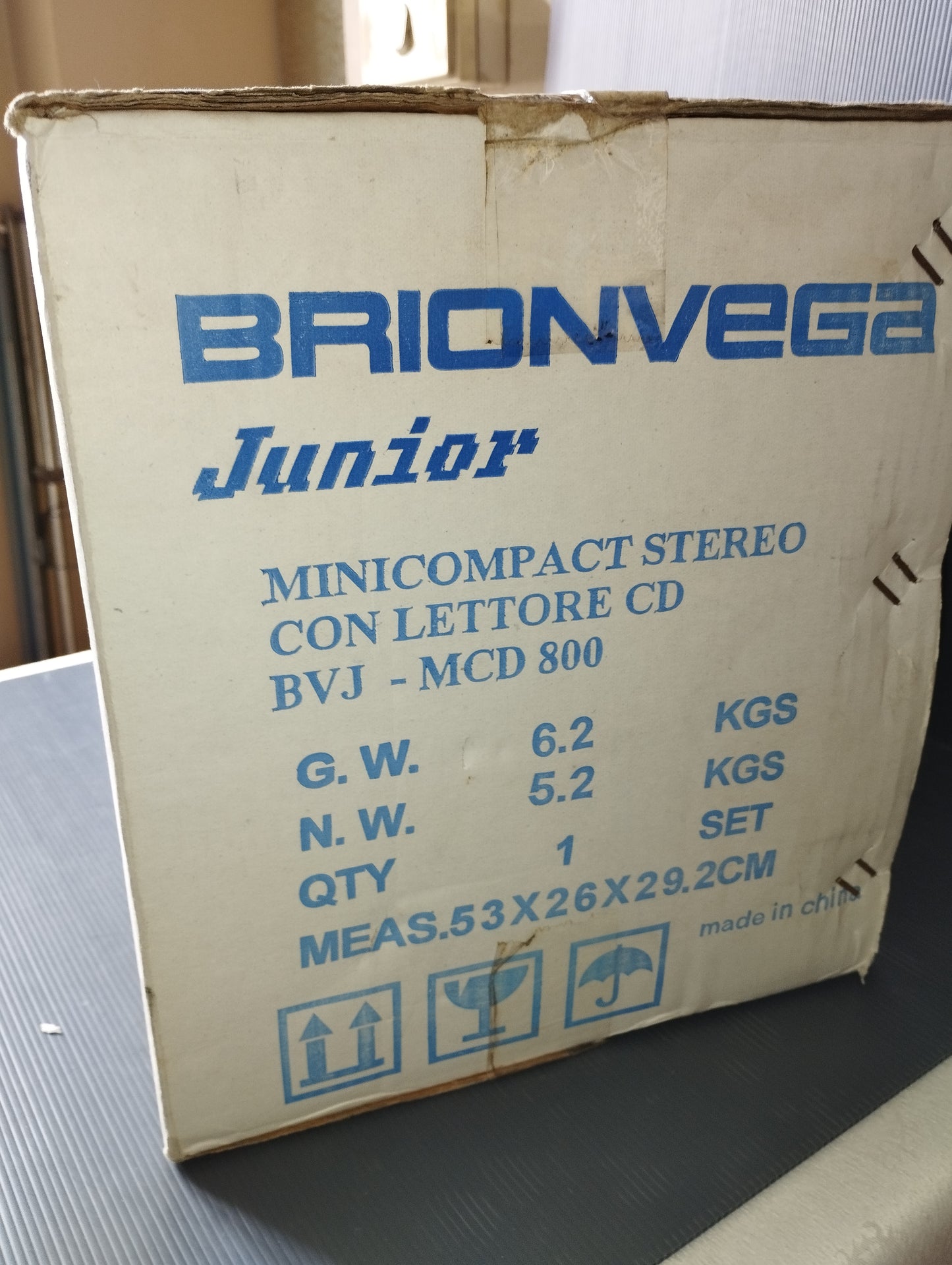 Brionvega Junior Minicompact Stereo
Con lettore CD Mod.BVJ -MCD 800