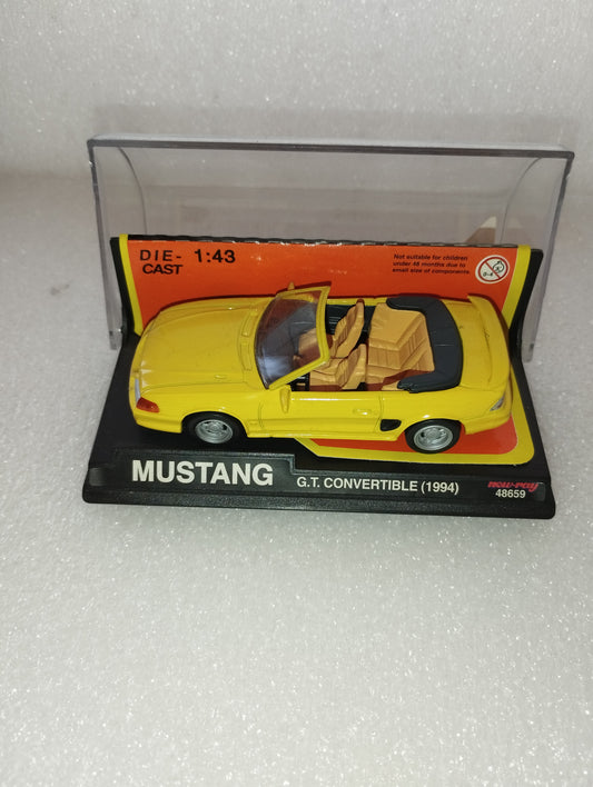 Ford Mustang GT convertible 1994 model, 1:43 scale
Produced by New Ray