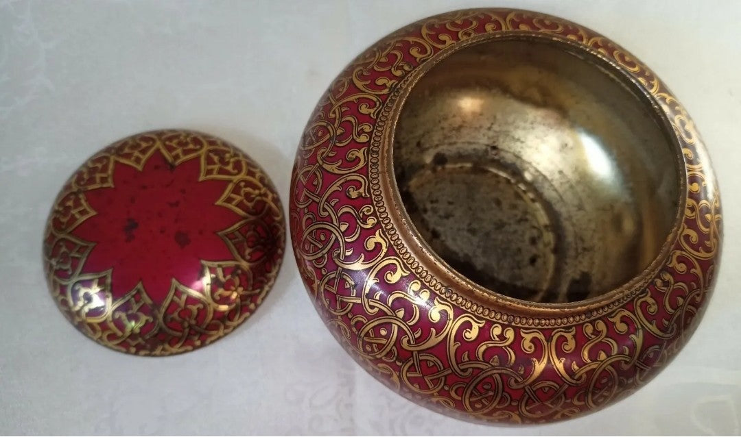 Vintage Sperlari tin box from the 70s