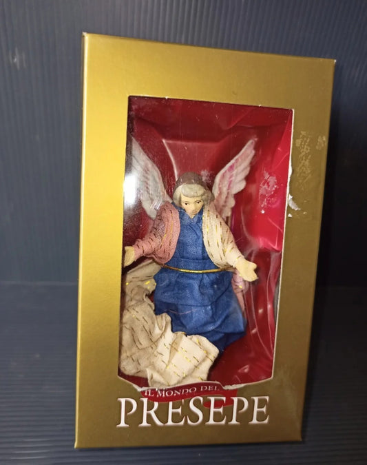 Statuina Angelo Rosa della serie "Il Mondo Del Presepe" De Agostini